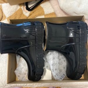 uggs rain boots